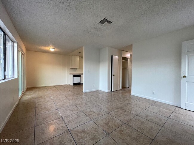 Foto del edificio - 4007 Danford Pl