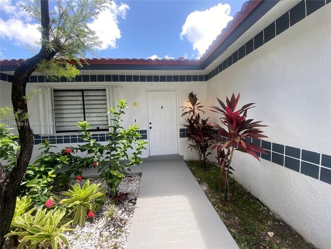 Foto del edificio - 10225 SW 144th Ct