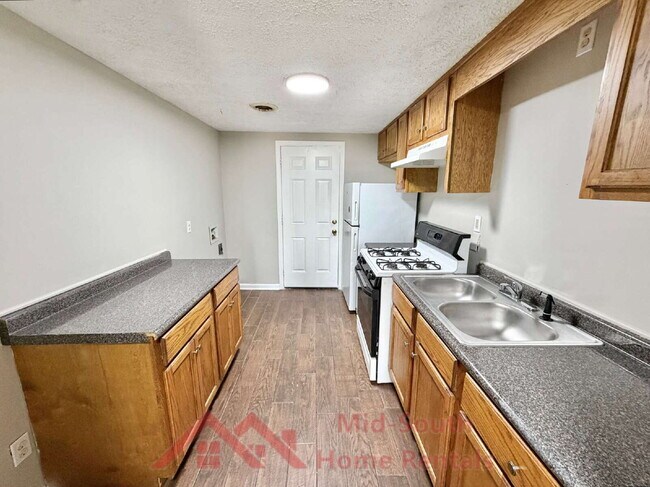 Foto del edificio - 225 N Tipton St
