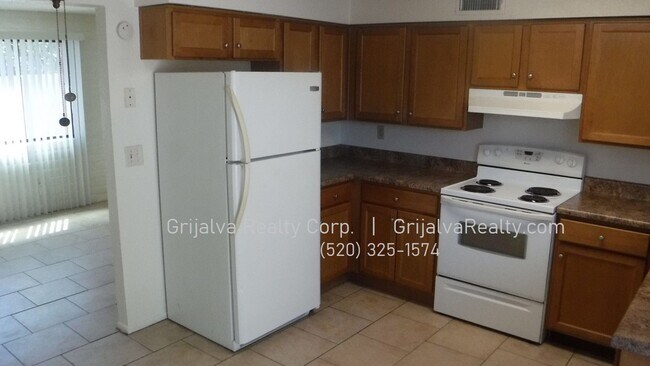 Building Photo - 3648 E Blacklidge Dr