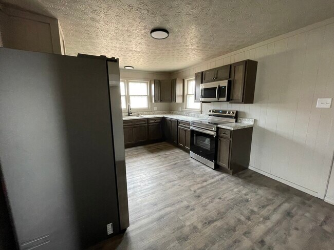 Foto del edificio - 802 E Church St