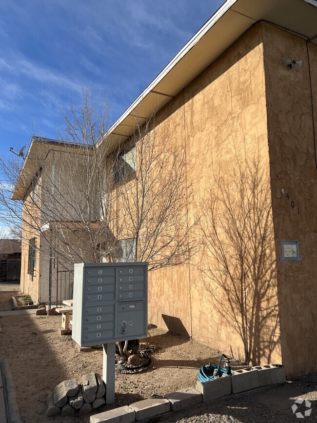 2 Bedroom Apartments under 930 in Albuquerque, NM with Washer & Dryer