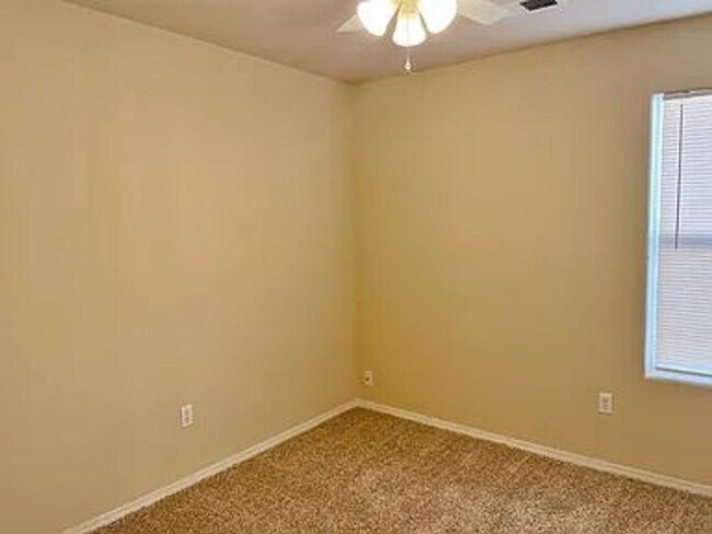 Building Photo - Come take a look at this three bedroom two...