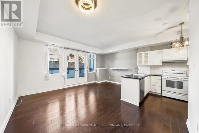 Photo du bâtiment - 500 Richmond St W