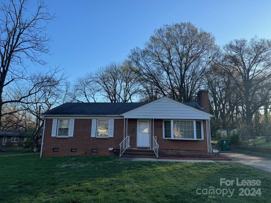 Primary Photo - 3215 Barfield Dr