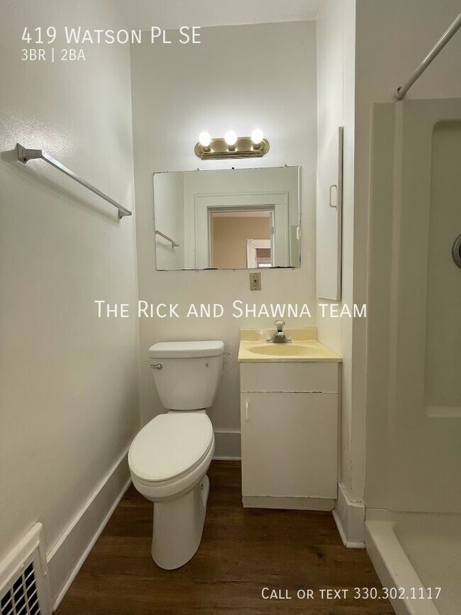 Building Photo - Three bedroom 1 1/2 bathroom home for rent