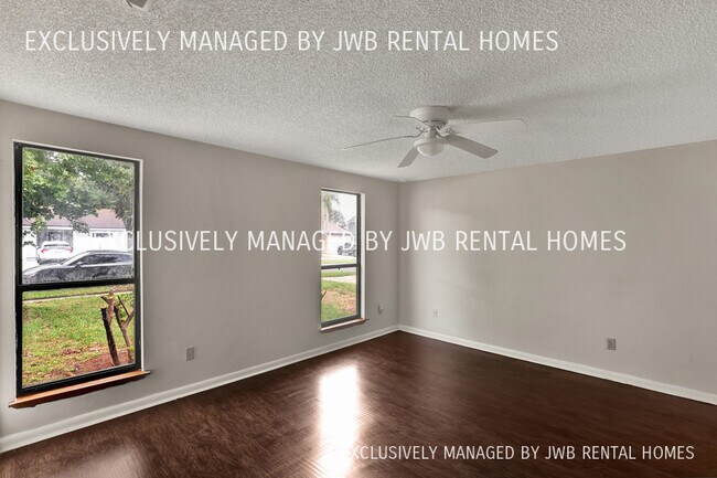 Foto del edificio - 6632 Periwinkle Dr