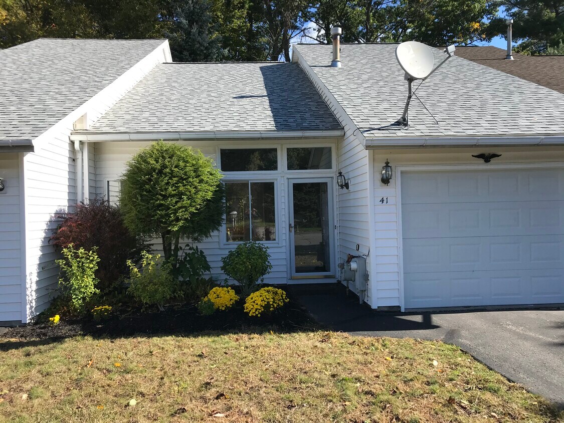 Primary Photo - 41 Green Meadow Dr