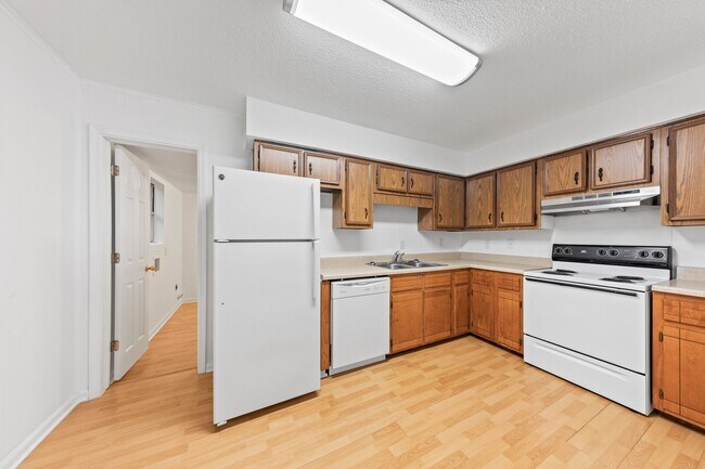 Building Photo - 1137 47th St