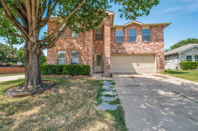Building Photo - 2301 Chestnut Dr