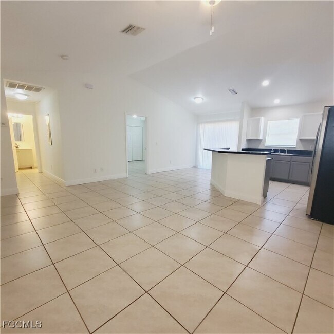 Foto del edificio - 777 Bedford Dr