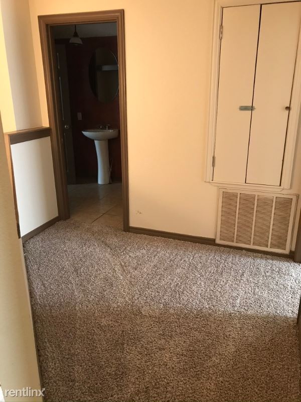 Building Photo - 5 br, 2 bath House - 62 Delphia Dr