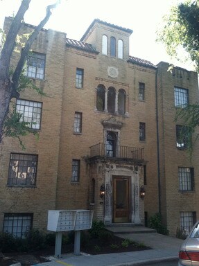 Foto del edificio - 830 Maplehurst Ct