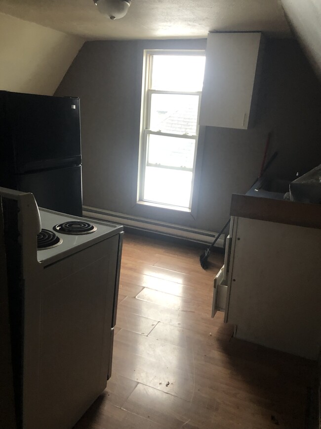 Kitchen - 500 Cottage Ave