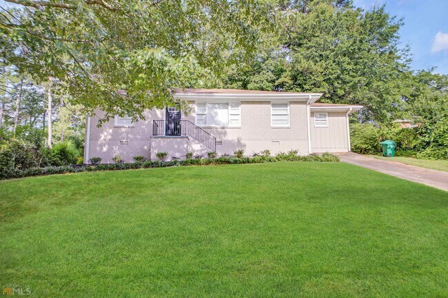 Foto del edificio - 2159 Holly Hill Dr