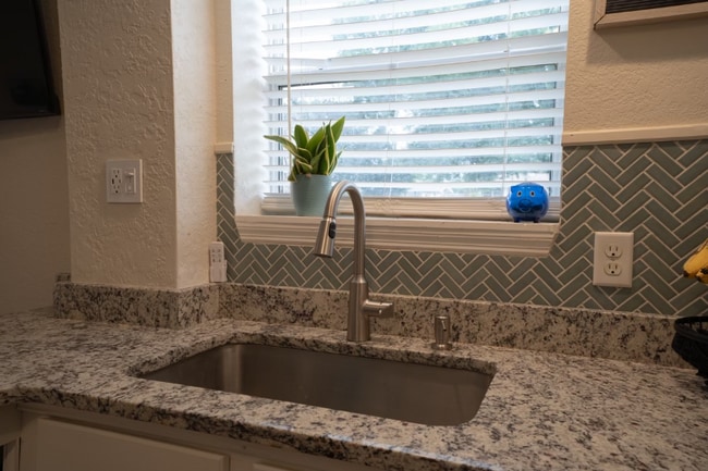 Foto del edificio - 541 W Hancock St