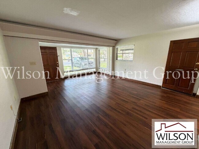 Foto del edificio - 3215 N Orange Ave