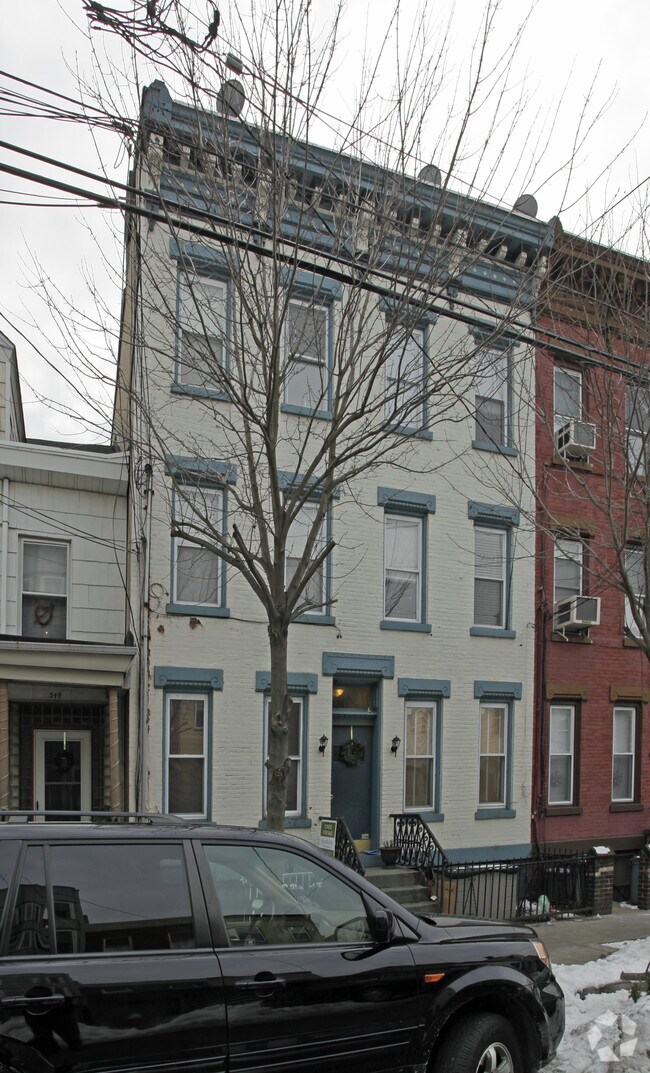 Primary Photo - 351 8th St