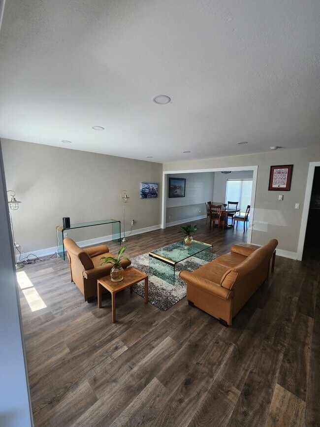 Foto del edificio - 600 SW Crestview St