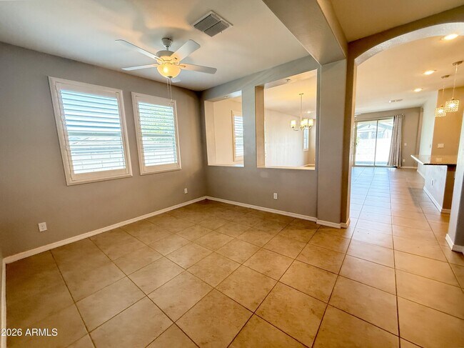 Foto del edificio - 15170 W Pierce St