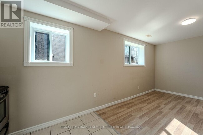 Building Photo - 67 Iris Dr