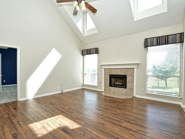 Building Photo - Single Family Home