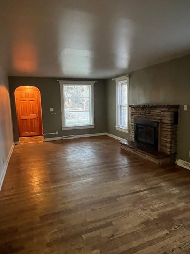 Photo - Charming 3bedroom, 1.5bathroom Home