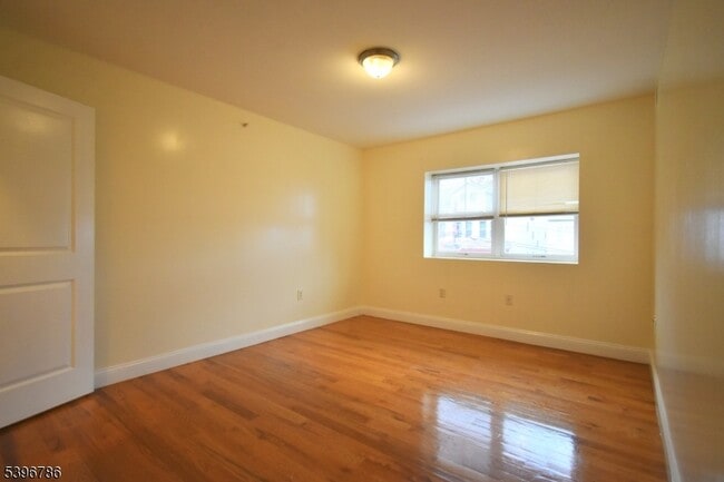 Building Photo - 232 Shephard Ave