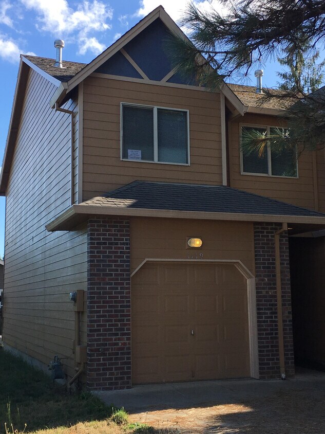 1125 Maple St, Vernonia, OR 97064 Townhome Rentals in Vernonia OR