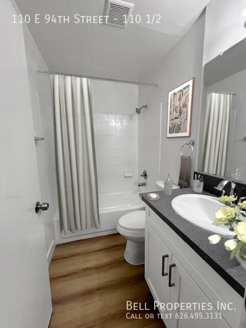 Building Photo - 110 E 94th St