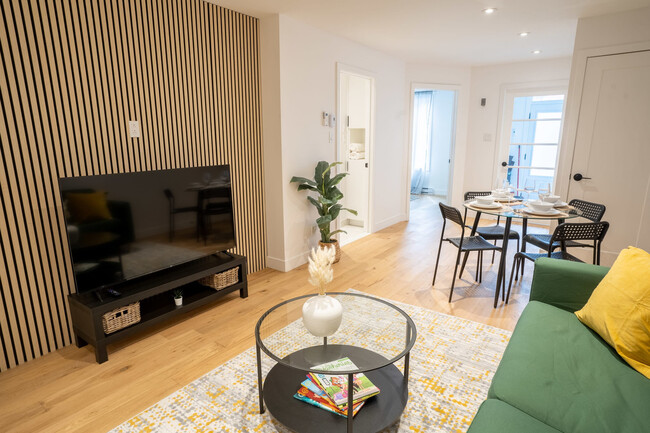 Building Photo - 2440 Rue de Rouen
