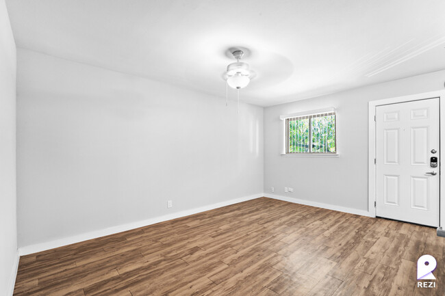 Building Photo - 803-809 Tirado St
