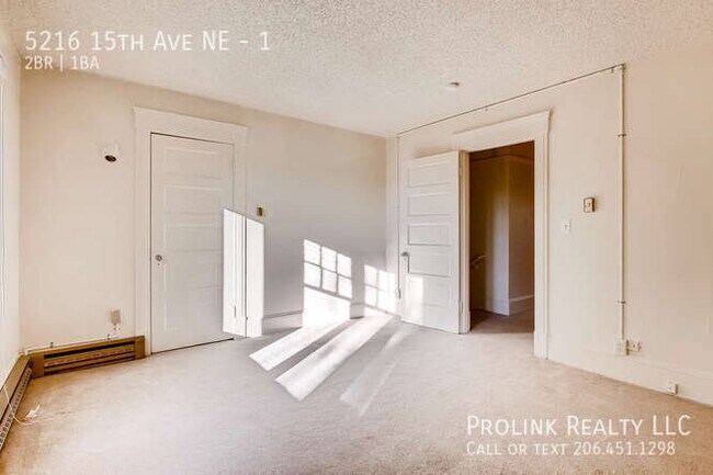 Foto del edificio - 5216 15th Ave NE