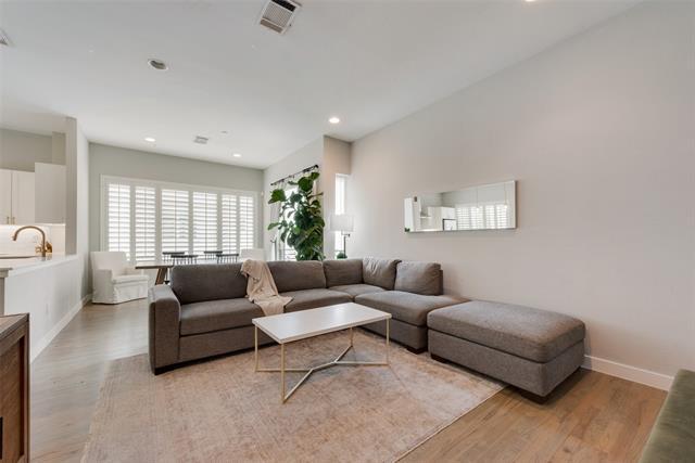 Foto del edificio - 2107 Bennett Ave