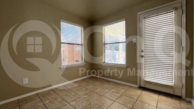 Building Photo - 233 Niagara Falls Dr