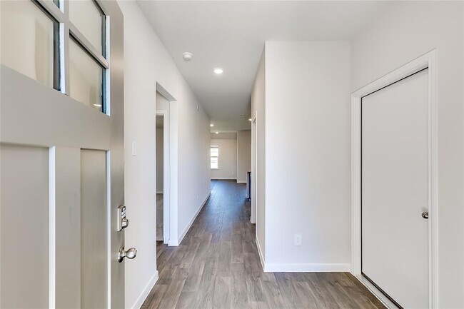 Foto del edificio - 237 Sky Meadows Cir