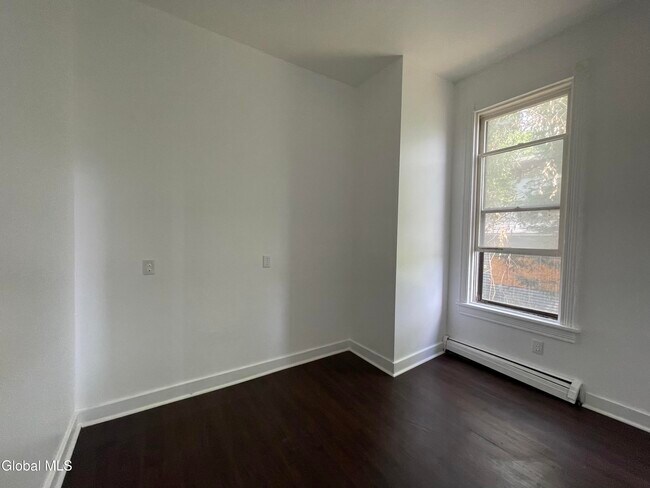Building Photo - 475 S Pearl St