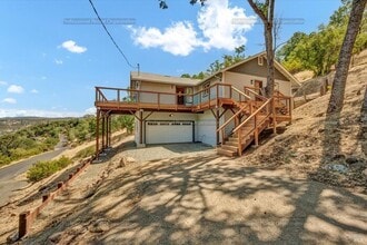 Building Photo - 314 Lariat Dr