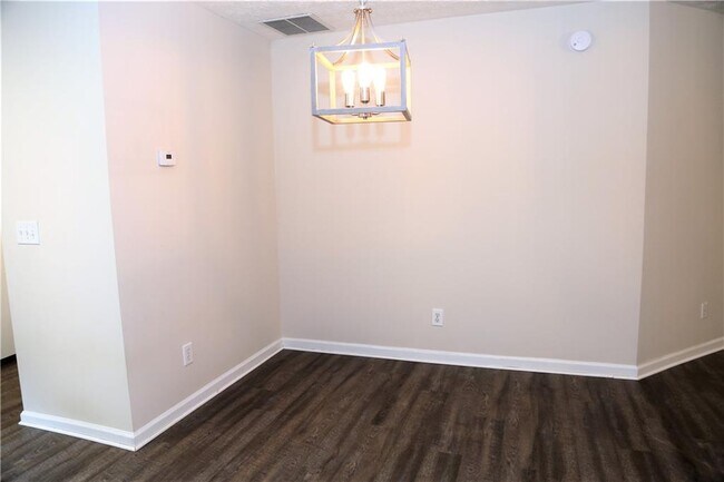 Building Photo - 514 Carrington Ct
