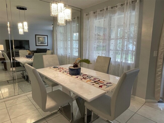 Foto del edificio - 12500 SW 5th Ct