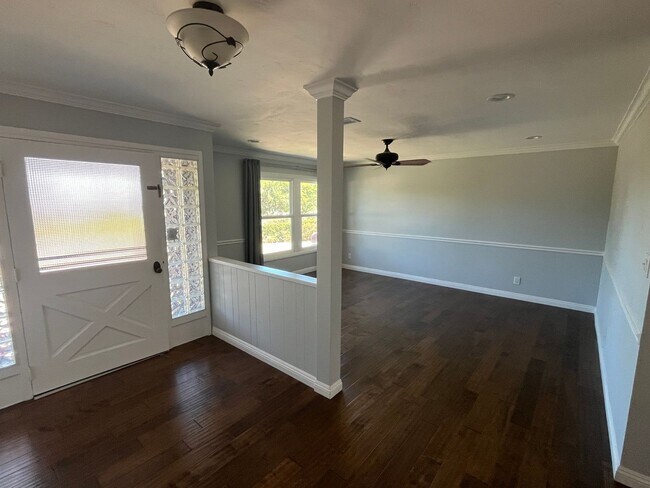 Building Photo - Coming Soon! 3 bd/2.5 bath home in the rolling foothills of Vista