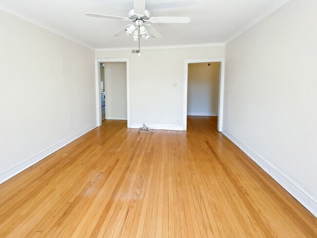 Foto del edificio - 5131 N Wolcott Ave