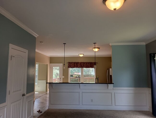 Building Photo - Spacious 3 Bedroom 2.5 Bathroom Home for Rent