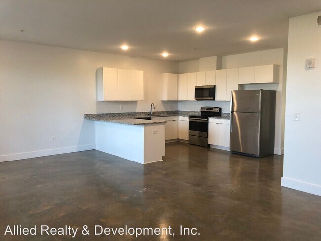 Building Photo - 2 br, 2 bath Apartment - 936 21st Avenue East