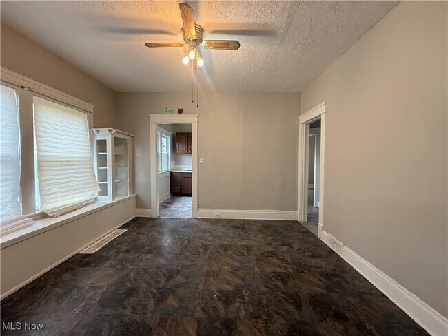 Foto del edificio - 1278 E 115th St