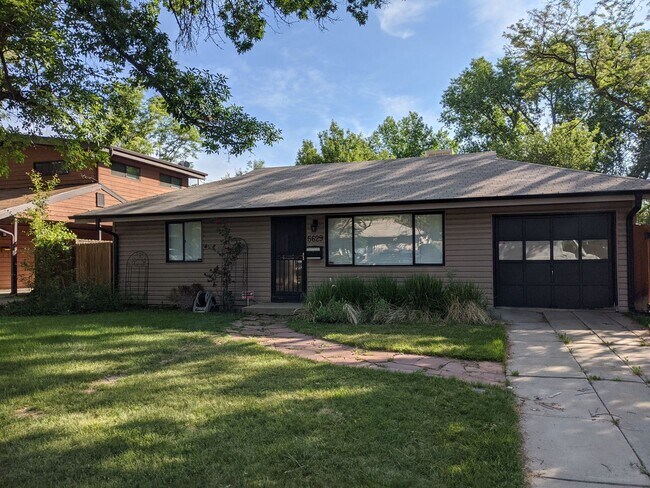 Building Photo - Stunning Ranch Home - Amazing Location - Backs up to Cherry Creek Trail