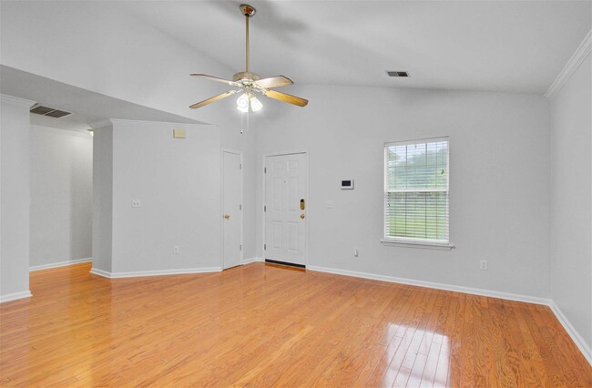 Foto del edificio - 120 Droos Way, Charleston, SC 29414 - 3 BR...