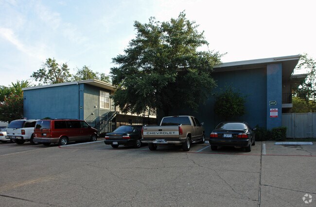 Building Photo - Hartford Annex