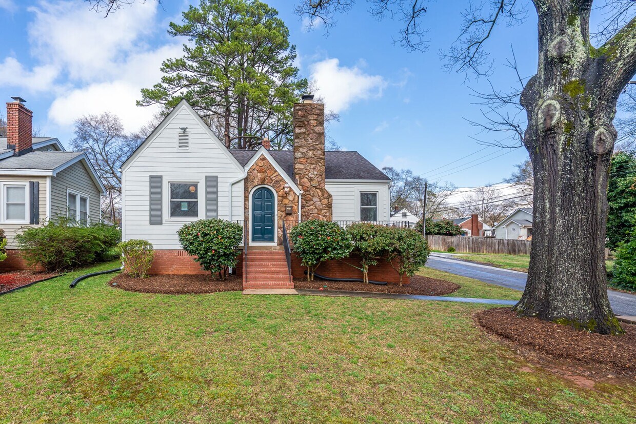 10 Brookway Dr, Greenville, SC 29605 House Rental in Greenville, SC