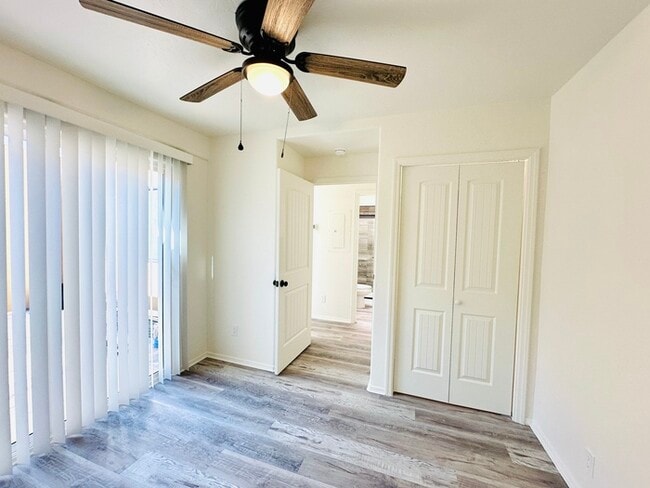 Building Photo - Available 10/10/25! Modern Renovated 2 Bed...